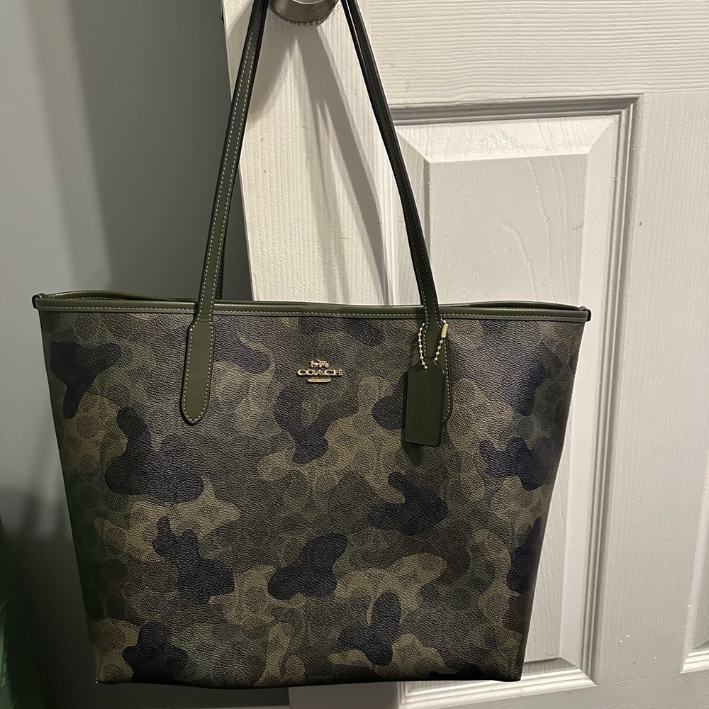 Coach City Tote 🥰🥰🥰